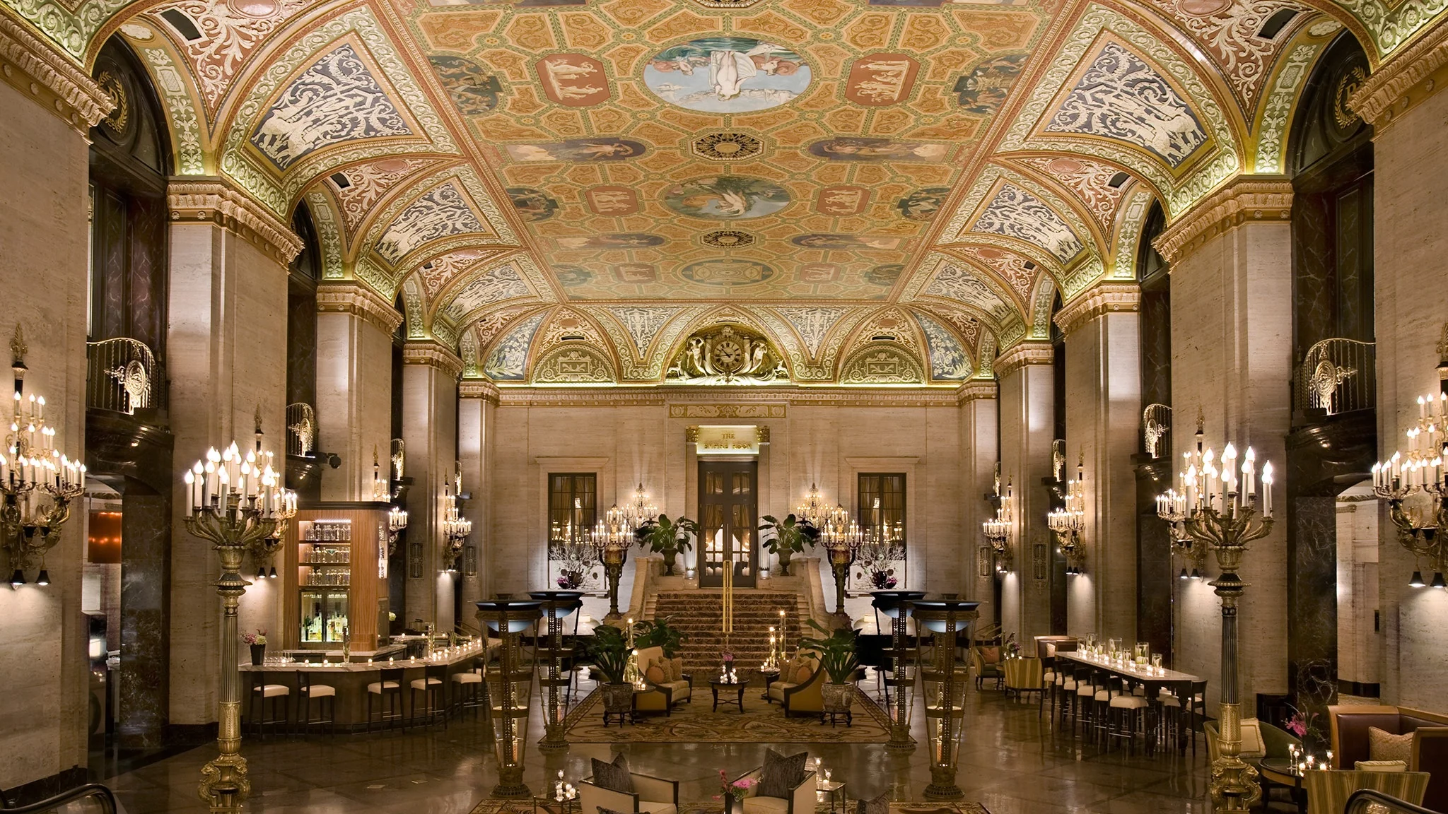Lobby-PalmerHouseAHiltonHotel-Chicago-CRHotel.webp
