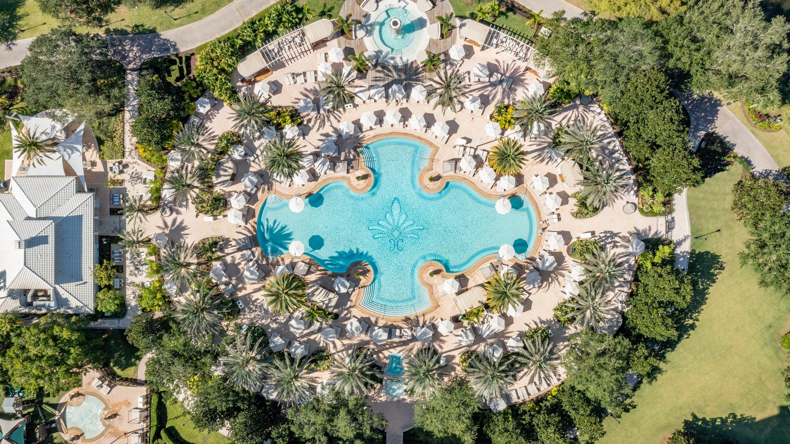 The_2520Ritz-Carlton_2520Orlando_2C_2520Grande_2520Lakes_RC_MCORZ_Pool_Birds_Eye_View